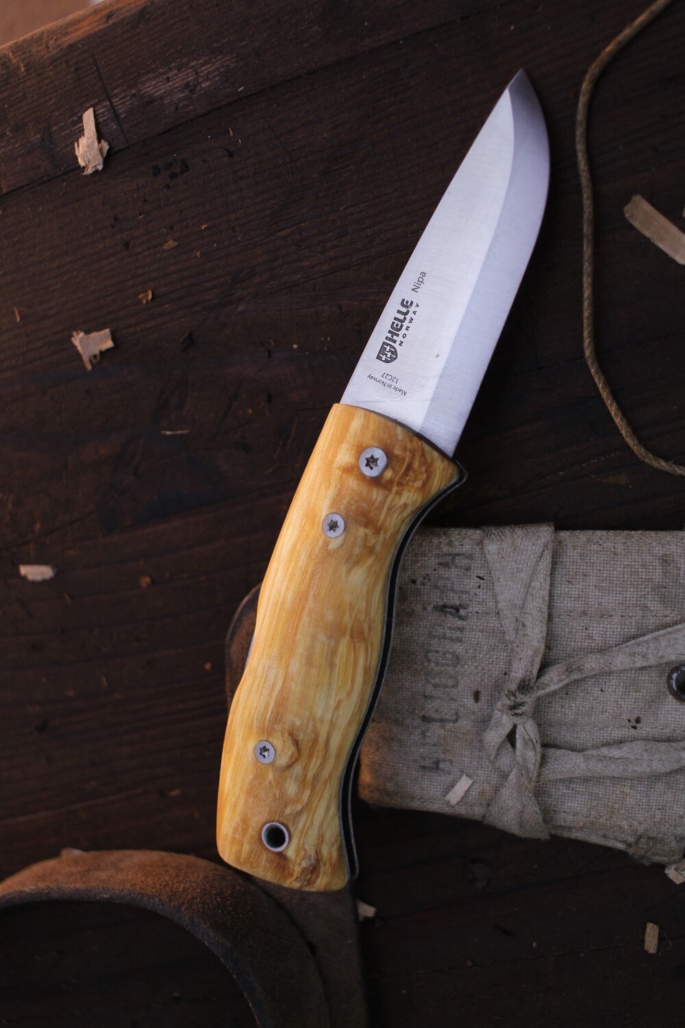 Helle Nipa 2.72&quot; Lockback Folder / Curly Birch / Satin Sandvik 12C27