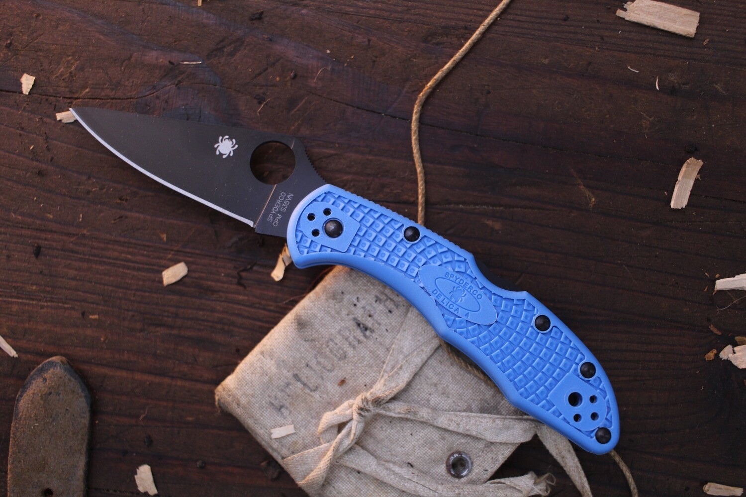 Spyderco Delica 4 2.8&quot;  Folding Knife / Light Blue FRN / TiCN S35VN ( Pre Owned )