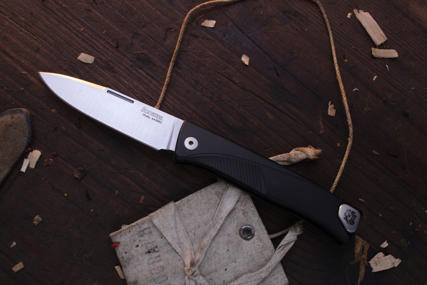LionSTEEL Thrill 3” Integral Slipjoint Folder / Black Aluminum / Satin M390