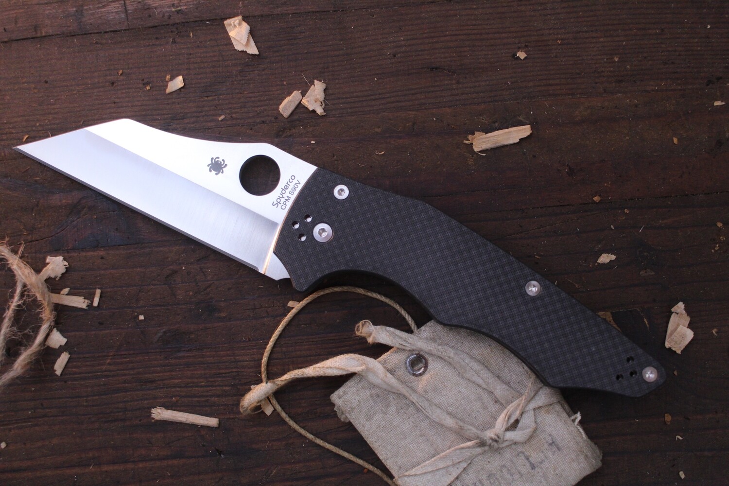 Spyderco YoJumbo 4&quot; Compression Lock Folder / Carbon Fiber / Satin S90V ( Pre Owned )