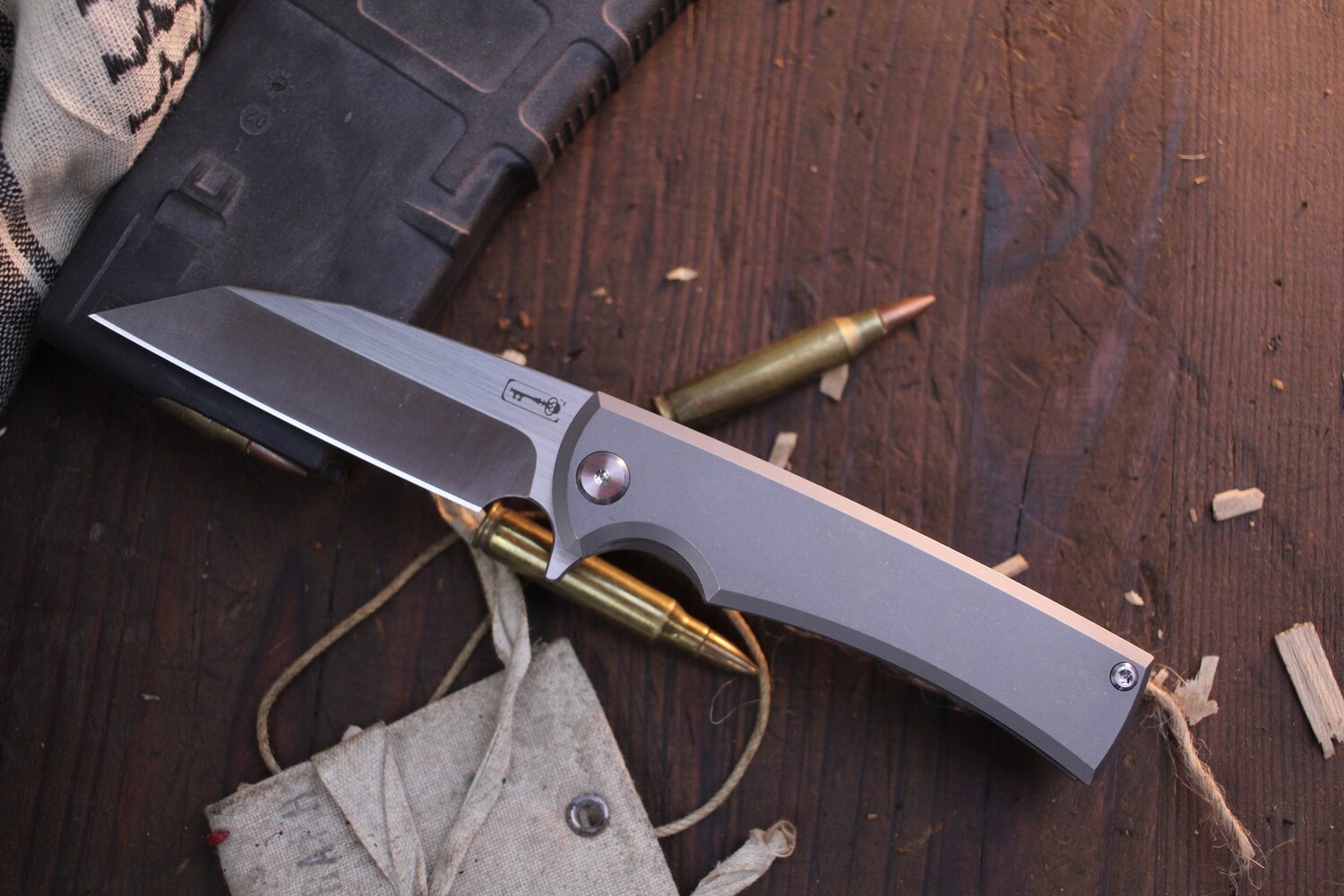 Chaves Ultramar Sangre Street 3.4&quot; Framelock Flipper / Stonewashed Titanium / Satin Wharncliffe M390