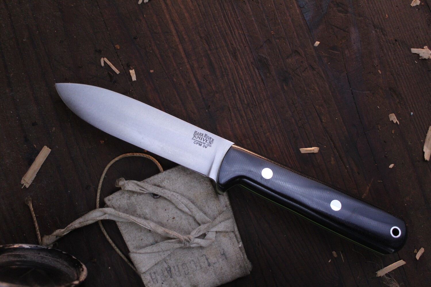 Bark River Knives Kephart 4 4.25” Fixed Blade / Black Micarta &amp; Toxic Green Liners / Satin CPM-3V ( Pre Owned )