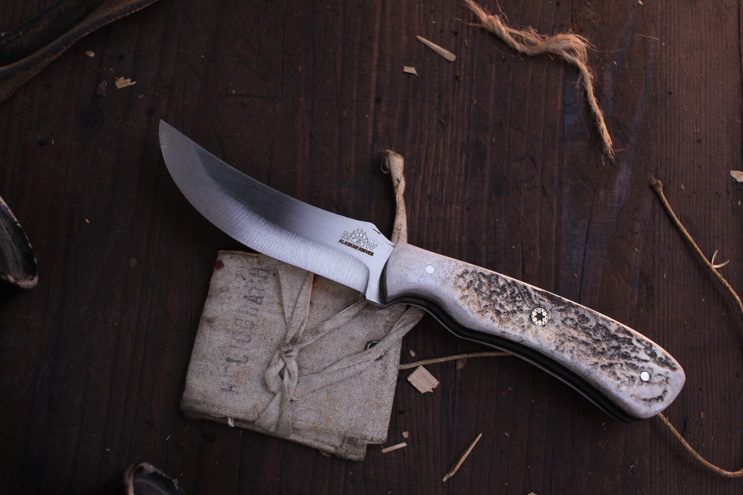 M&amp;W Alaskan South Side Slicer 3.5” Trailing Point / Moose Antler / Satin AEB-L