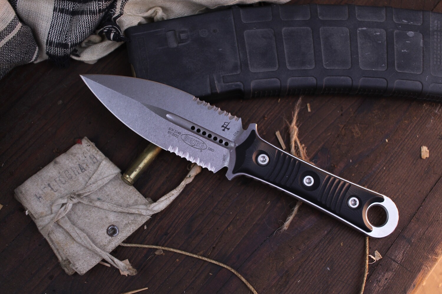 Microtech Borka SBD 4.4&quot; Dagger / Black G-10 / Stonewashed Dual Partial Serrations