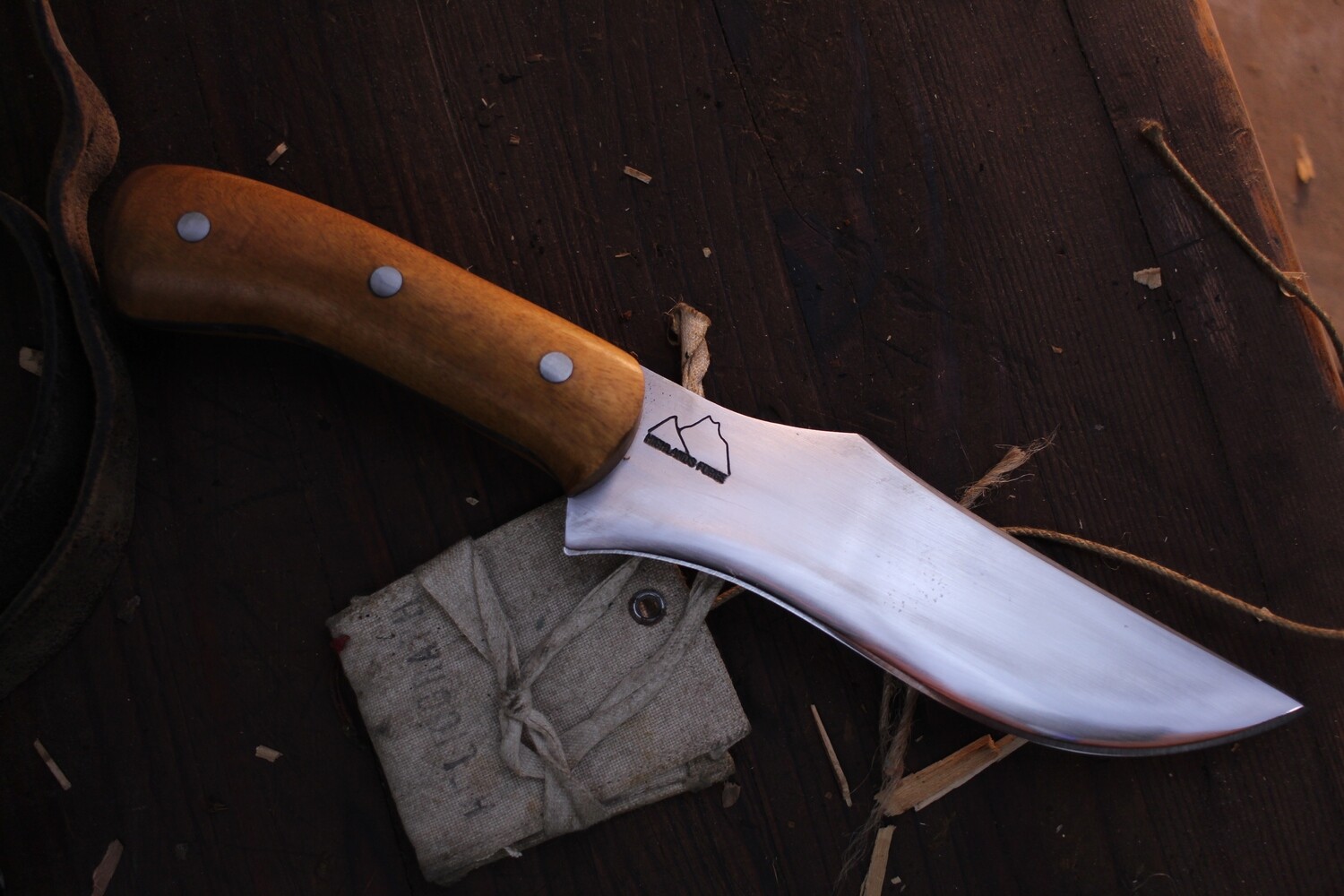 Highlands Forge 6&quot; Fixed Blade Hunter / Garapa Wood / Satin Forged 1095 Harpoon