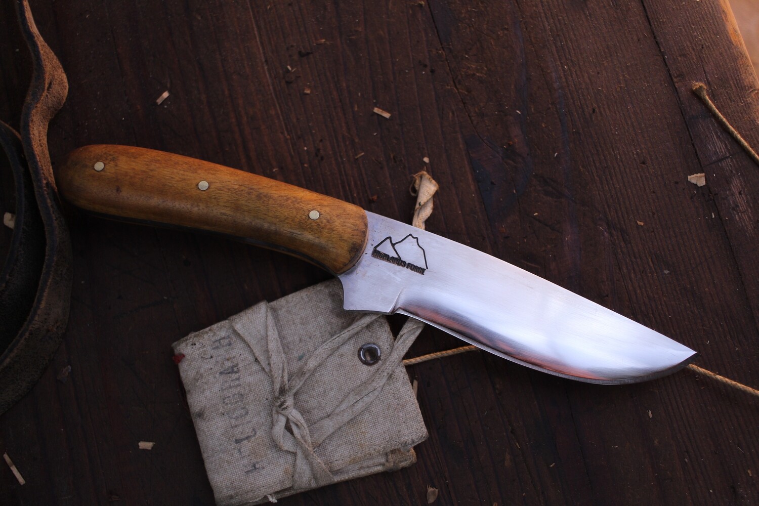 Highlands Forge 5&quot; Fixed Blade Hunter / Padouk Wood /  Satin Forged 1095
