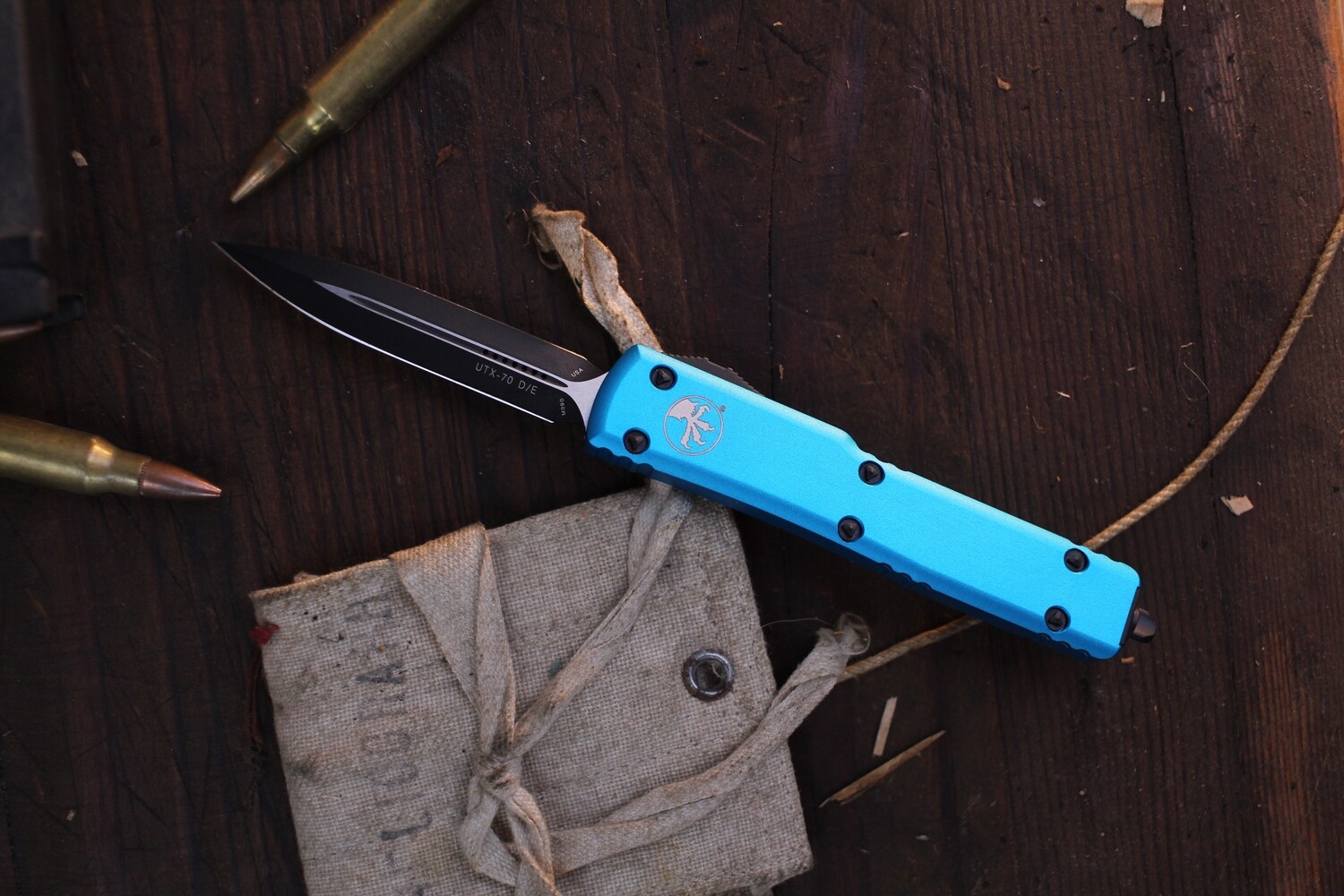 Microtech UTX-70 D/E 2.41&quot; OTF Auto / Turquoise Aluminum / Black Two Tone