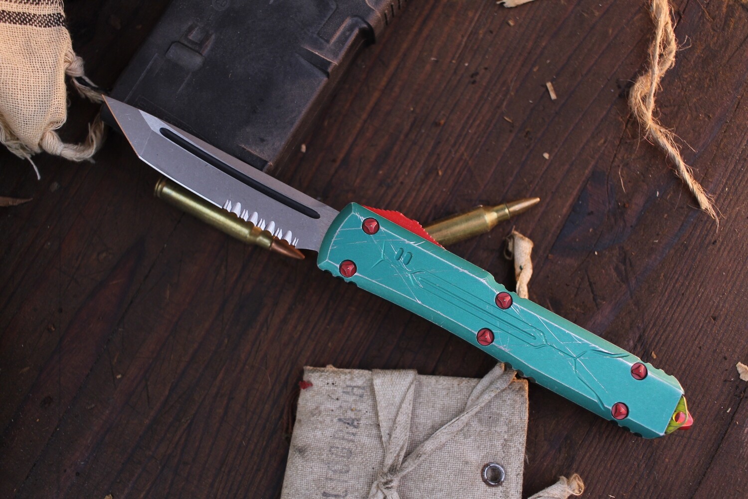 Microtech Ultratech Bounty Hunter 3.4&quot; OTF Auto / Stylized Teal Aluminum / Apocalyptic Partially Serrated