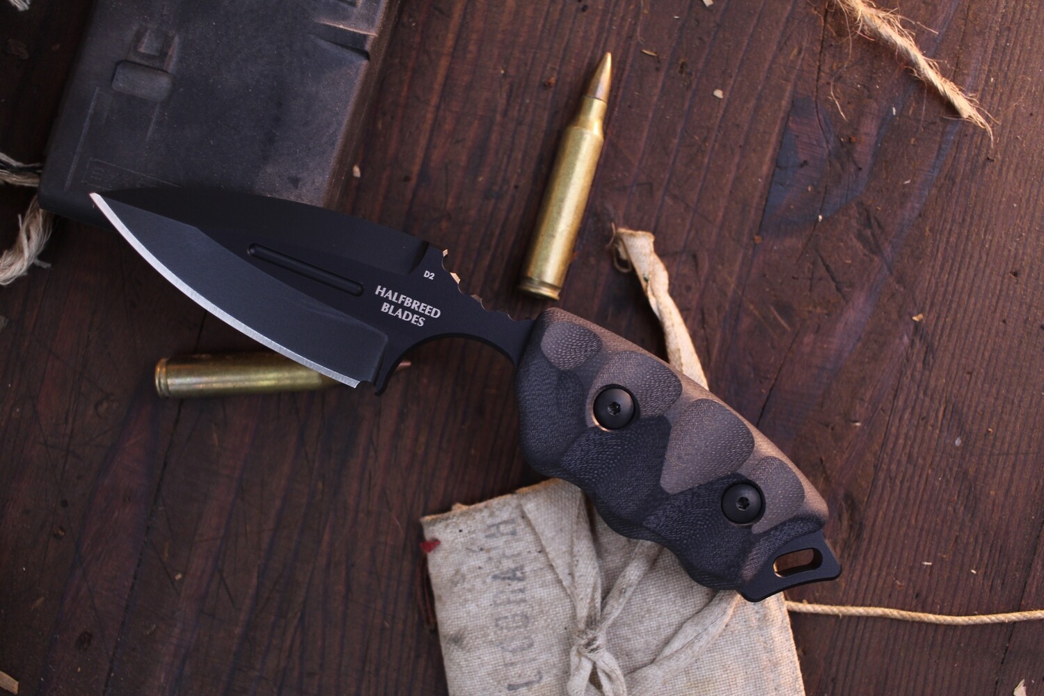 Halfbreed Blades Compact Clearance 2.95&quot; Fixed Blade / Black Scultped G-10 / Black Teflon D2