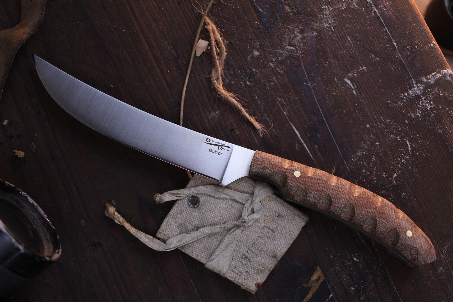Bordertown Blades Field &amp; Stream 6.125&quot; Fillet / Contoured Natural Micarta &amp; Black Liners / Satin AEB-L