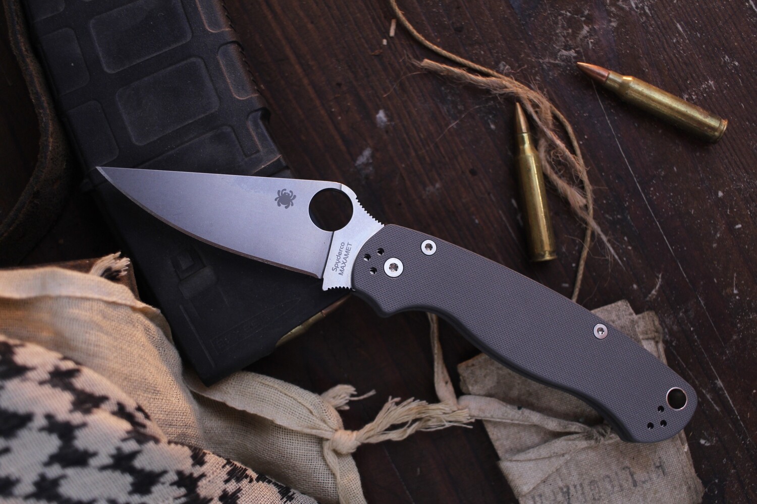 Spyderco Paramilitary 2 3.4&quot; Compression Lock Folder / Dark Gray G-10 / Stonewash Maxamet