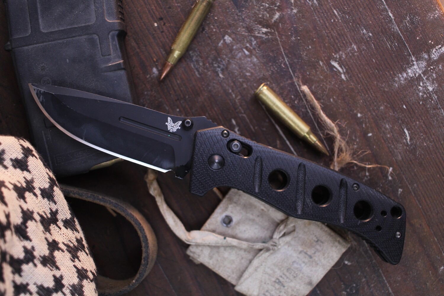 Benchmade Adamas 3.82&quot; AXIS Folder / Black G-10 / Black D2 (Pre Owned)