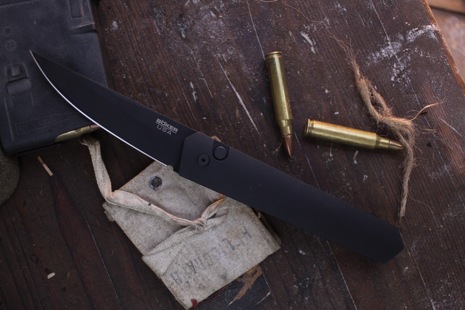 Boker Plus Kwaiken 3.5&quot; Automatic Folder / Black Aluminum / Black 154CM ( Pre Owned )