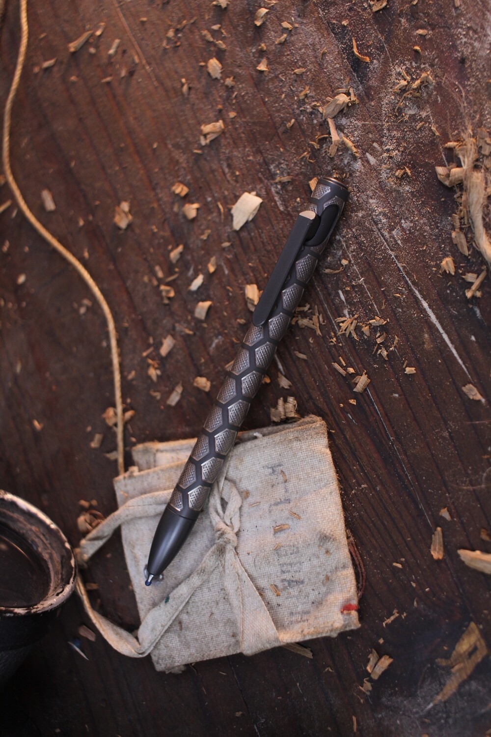 Urban Survival Gear HEX-D Bolt Action Pen / Long 5.36” &amp; 27g / Diamond Plate Hexed Stonewashed Titanium