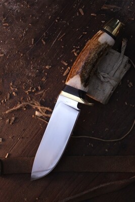 David Reed Groß Jager Messer 3.75" Fixed Blade / Elk Antler &amp; Brass Single guard / Satin Drop Point D2