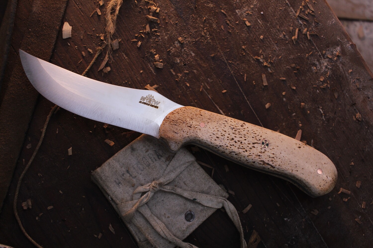 M&amp;W Alaskan South Side Slicer 4.25” Trailing Point / Whale Bone / Hand Wiped AEB-L