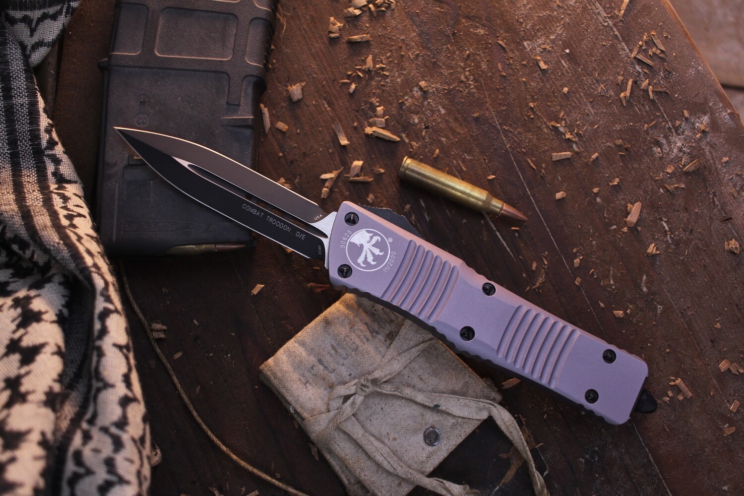 Microtech Combat Troodon D/E 3.8&quot; OTF Automatic Knife, Grey / Black ( Pre Owned )