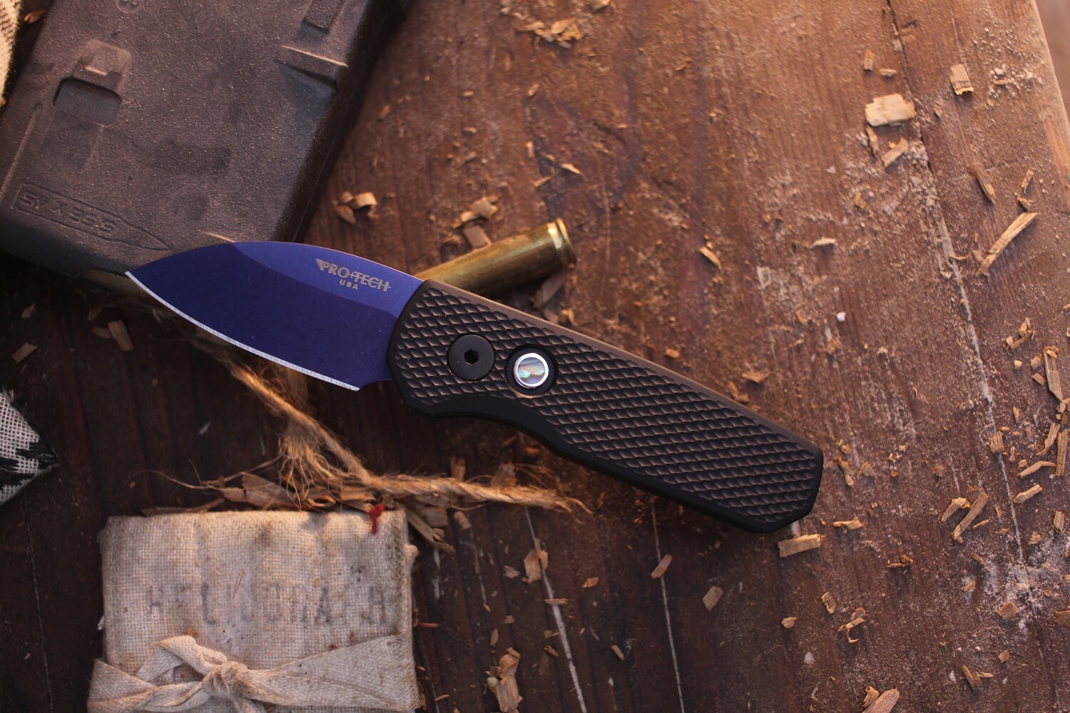 Pro-Tech Runt 5 2.96&quot; Automatic Folder / Black Textured Aluminum / Sapphire Blue CPM-Magnacut