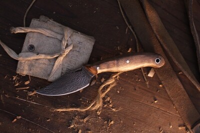 Mark Couch 2.5” Capper / Walnut / Alaskan Forged Damascus