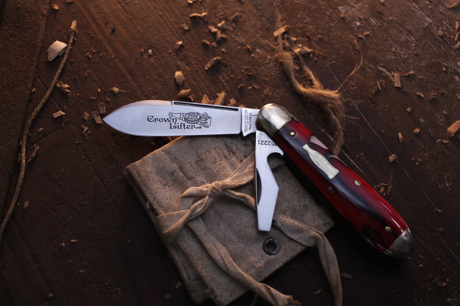 Great Eastern Cutlery  #85 Crownlifter Folding Knife / Dead Skunk Acrylic / Satin 1095 ( Pre Owned )