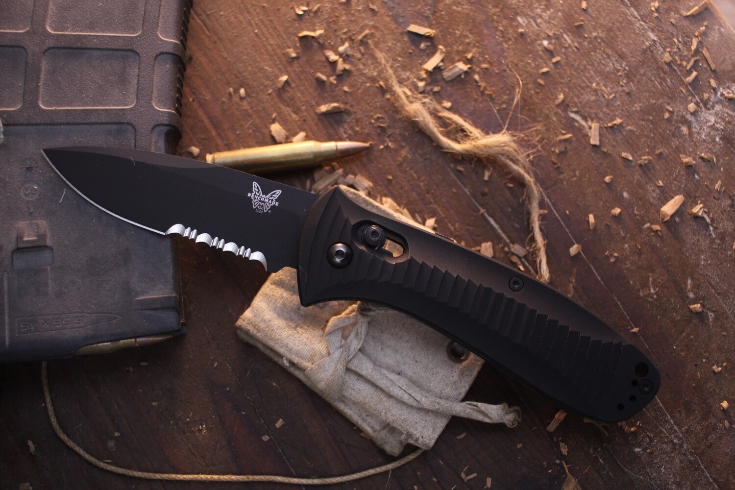 Benchmade Presidio 3.42&quot; AXIS Automatic Knife / Black Serrated / Black ( Pre Owned )