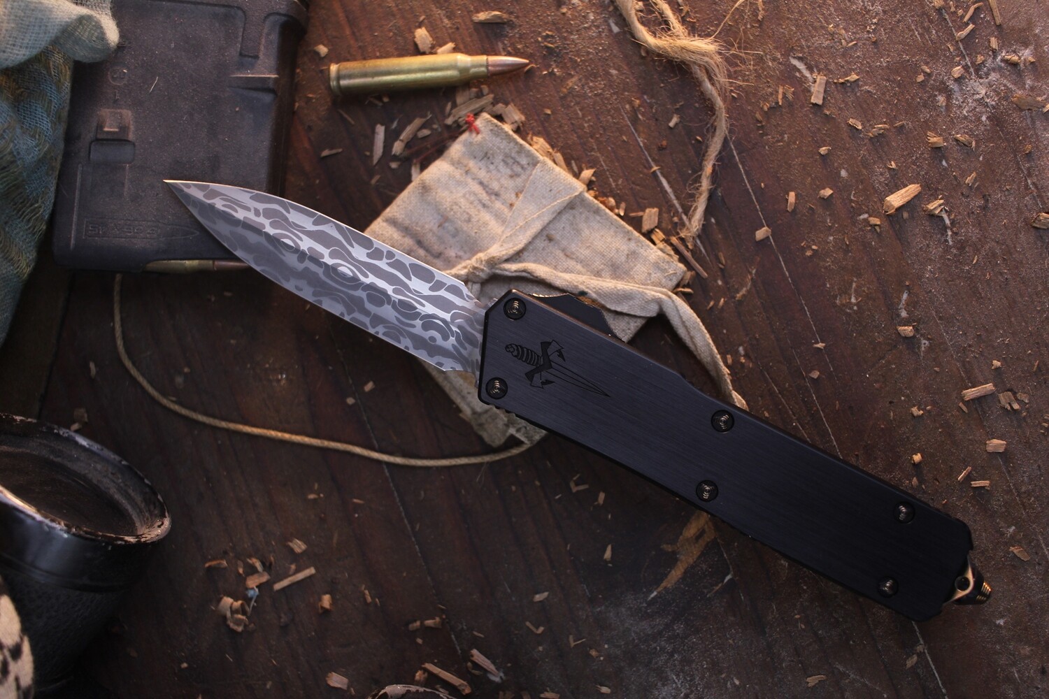 Marfione Custom Scarab II 3.95&quot; Automatic OTF / Black Hefted Aluminum / Vegas Forge Rose and Vine Damascus ( Pre Owned )