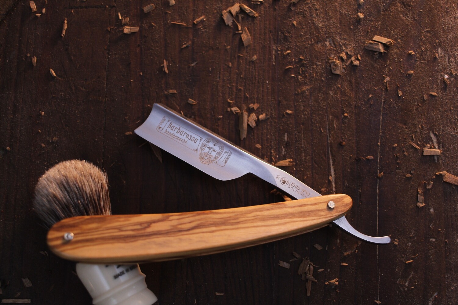 DOVO Barbarossa 5/8&quot; Straight Razor / Olive Wood Handles / High Carbon Solingen Steel