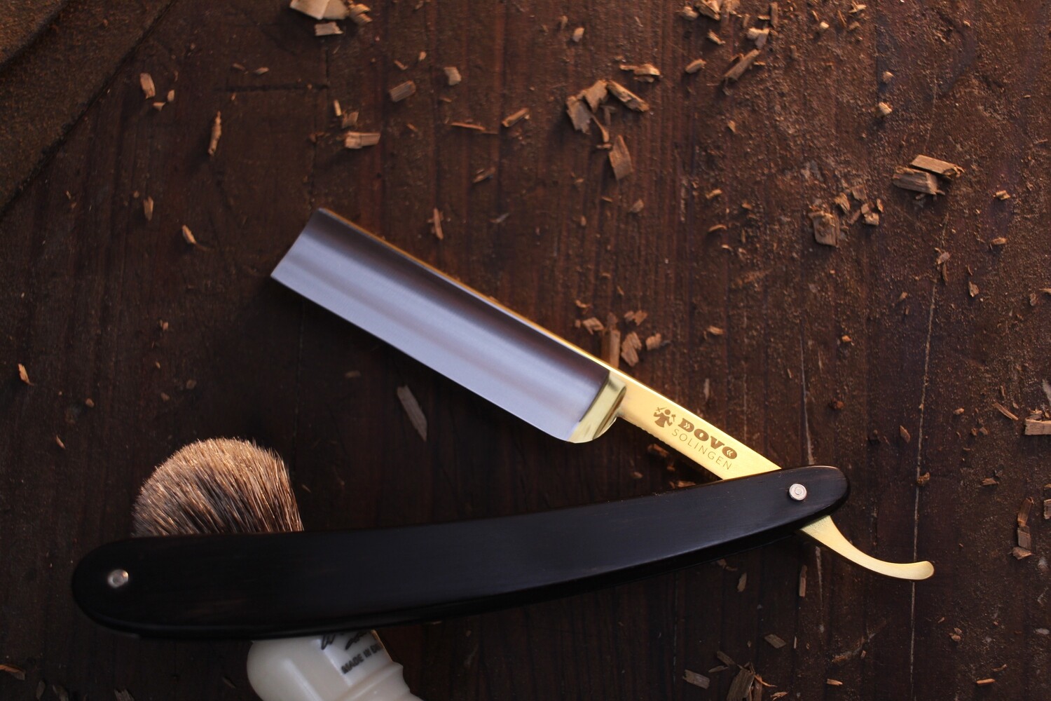 DOVO Apex 5/8&quot; Straight Razor / Ebony Wood / High Carbon 24 Carat Clad Steel