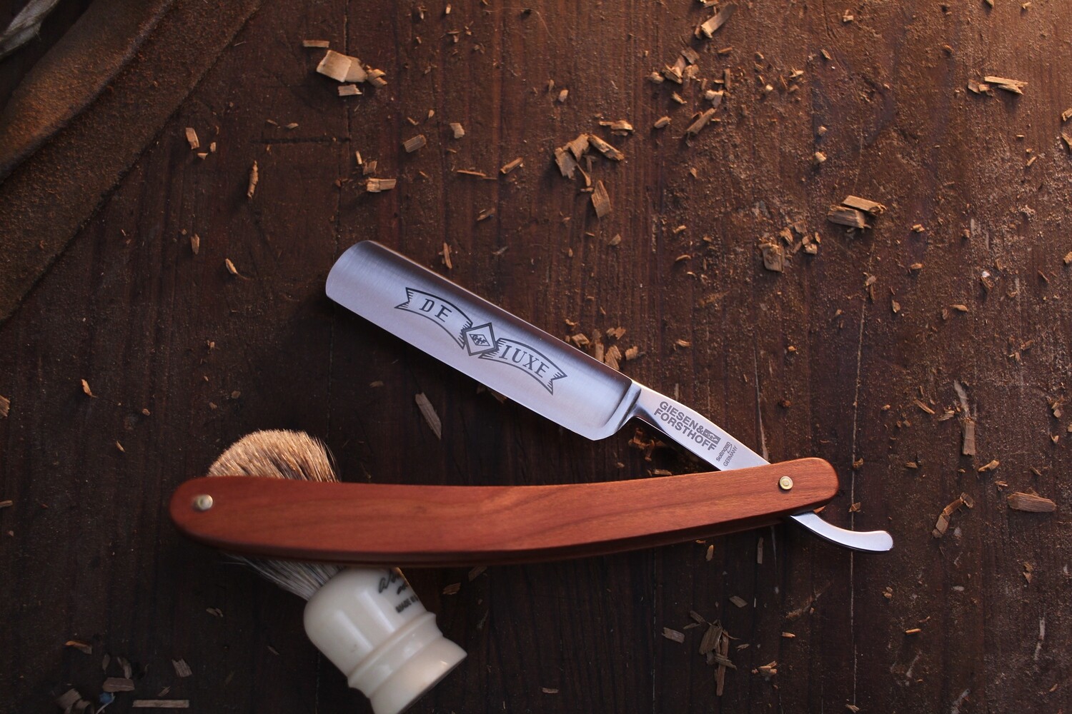 Timor Straight Razor, 5/8 Carbon Steel Blade / Plumb Wood Handle