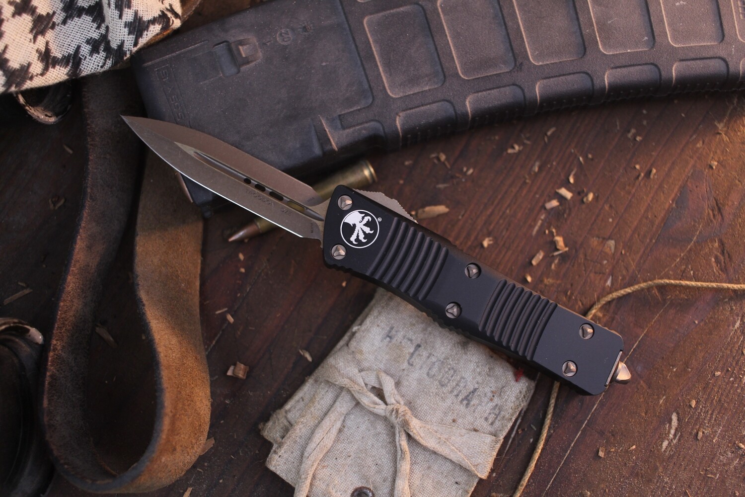 Microtech Troodon D/E 3” OTF Auto / Black Aluminum / Bronze Apocalyptic