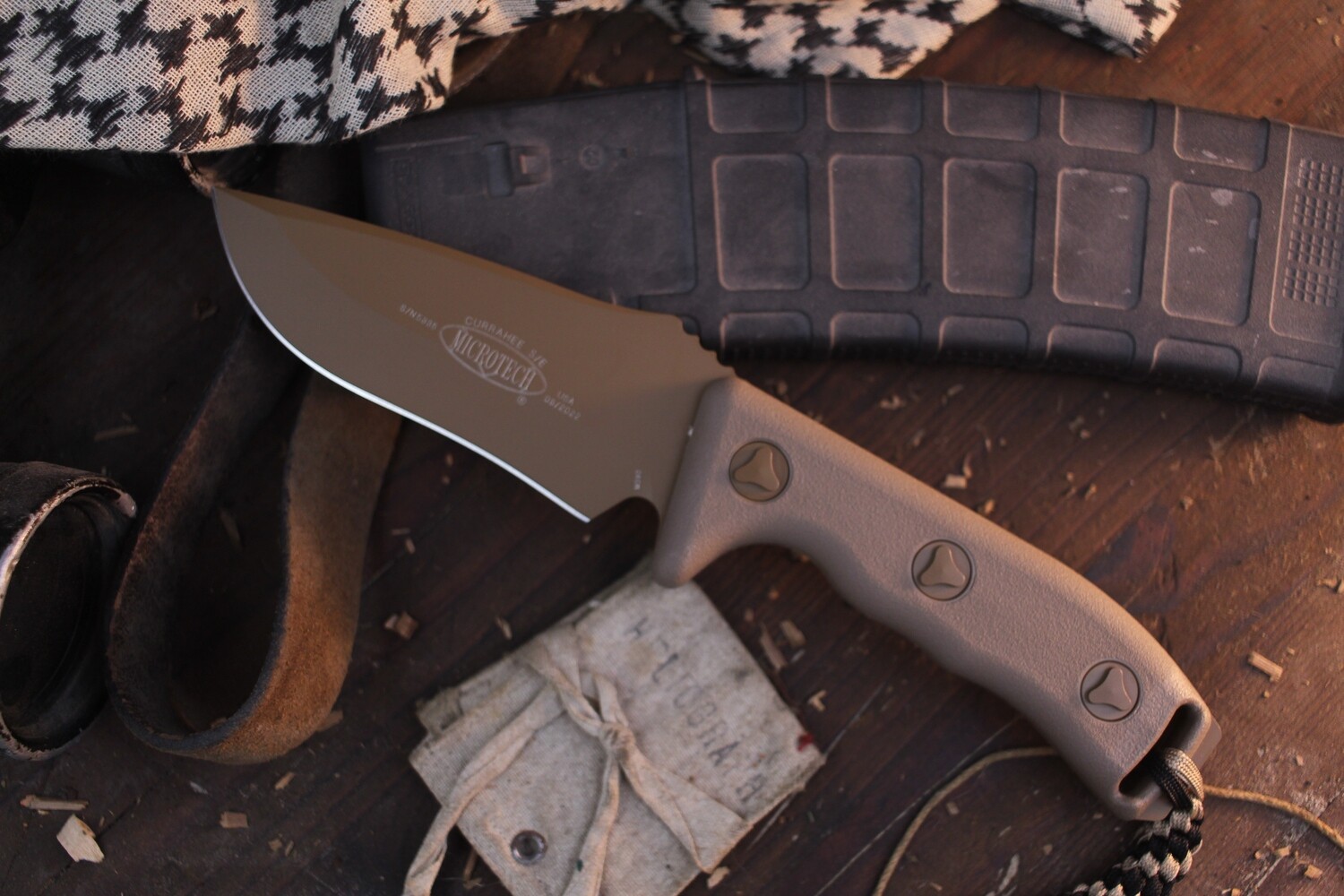 Microtech Currahee S/E 4.75” Fixed Blade / Tan Composite / Tan Cerakote