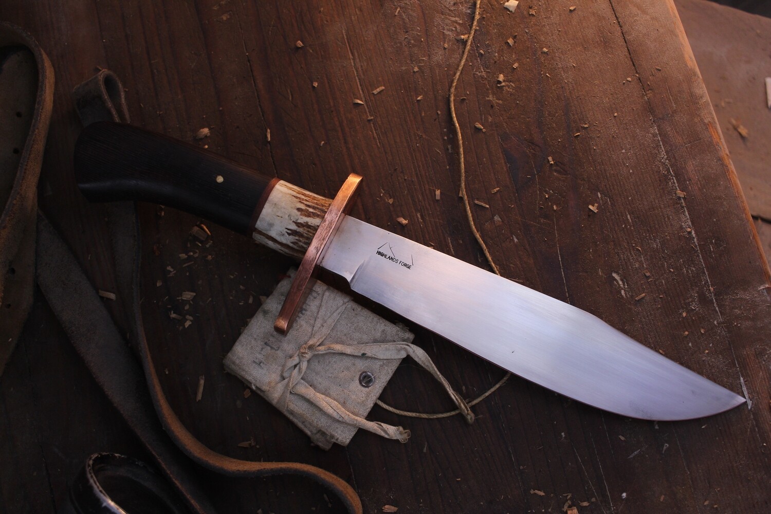 Highlands Forge 8&quot; Fixed Blade Bowie / Wenge &amp; Moose Antler With Copper Guard / Satin Forged 1095
