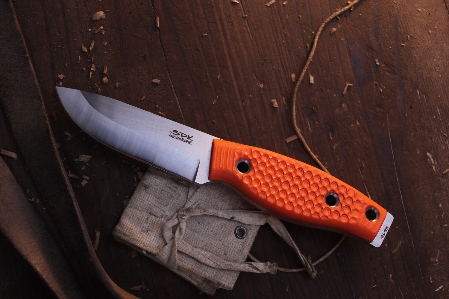 3DK Fuukko 3.75&quot; Fixed Scandi, N690 Blade / DTA Textured Orange G-10