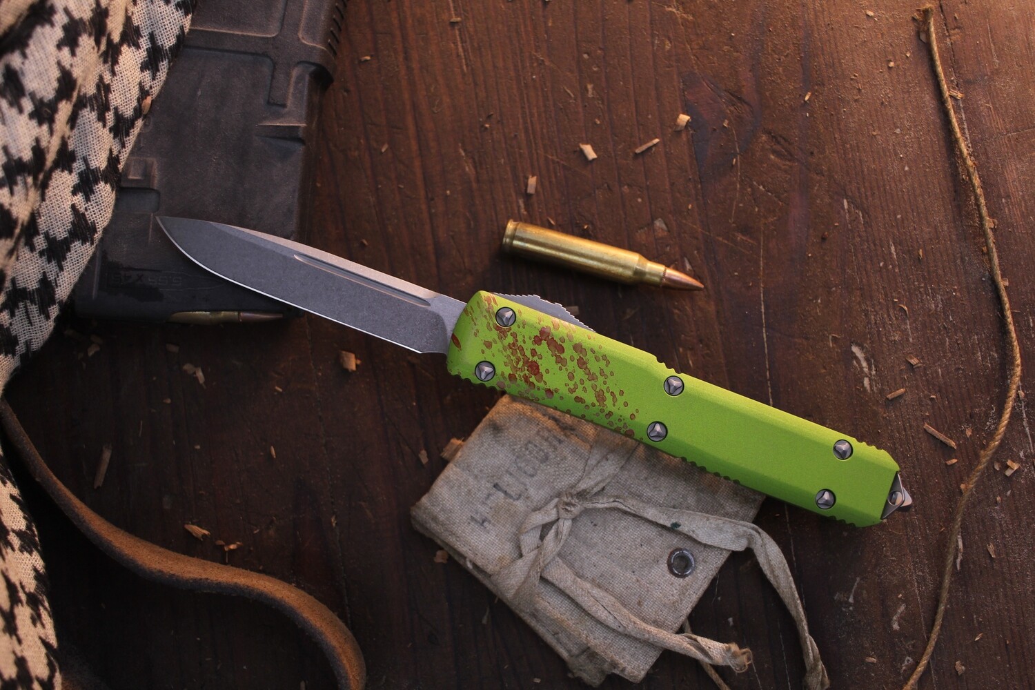 Microtech Ultratech S/E Zombie Tech 3.5&quot; OTF Auto / Green Red Splattered Aluminum / Stonewashed ( Pre Owned )