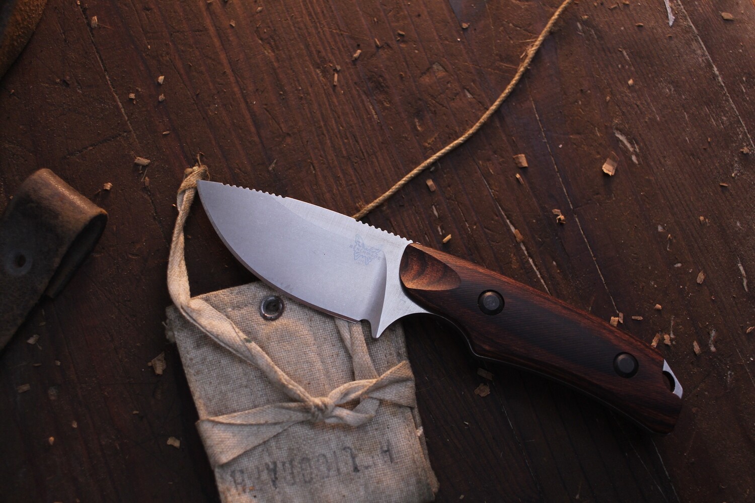 Benchmade Hidden Canyon 2.67&quot; Hunting Knife / Stonewash / Dark Wood ( Pre Owned )