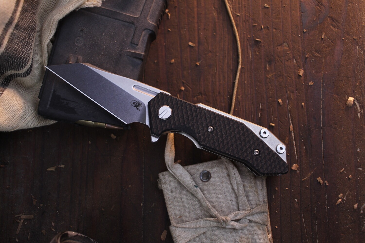 Hinderer Halftrack 2.75&quot; Framelock Flipper / Black G10 &amp; Titanium / Wharncliffe Magnacut ( Pre Owned )