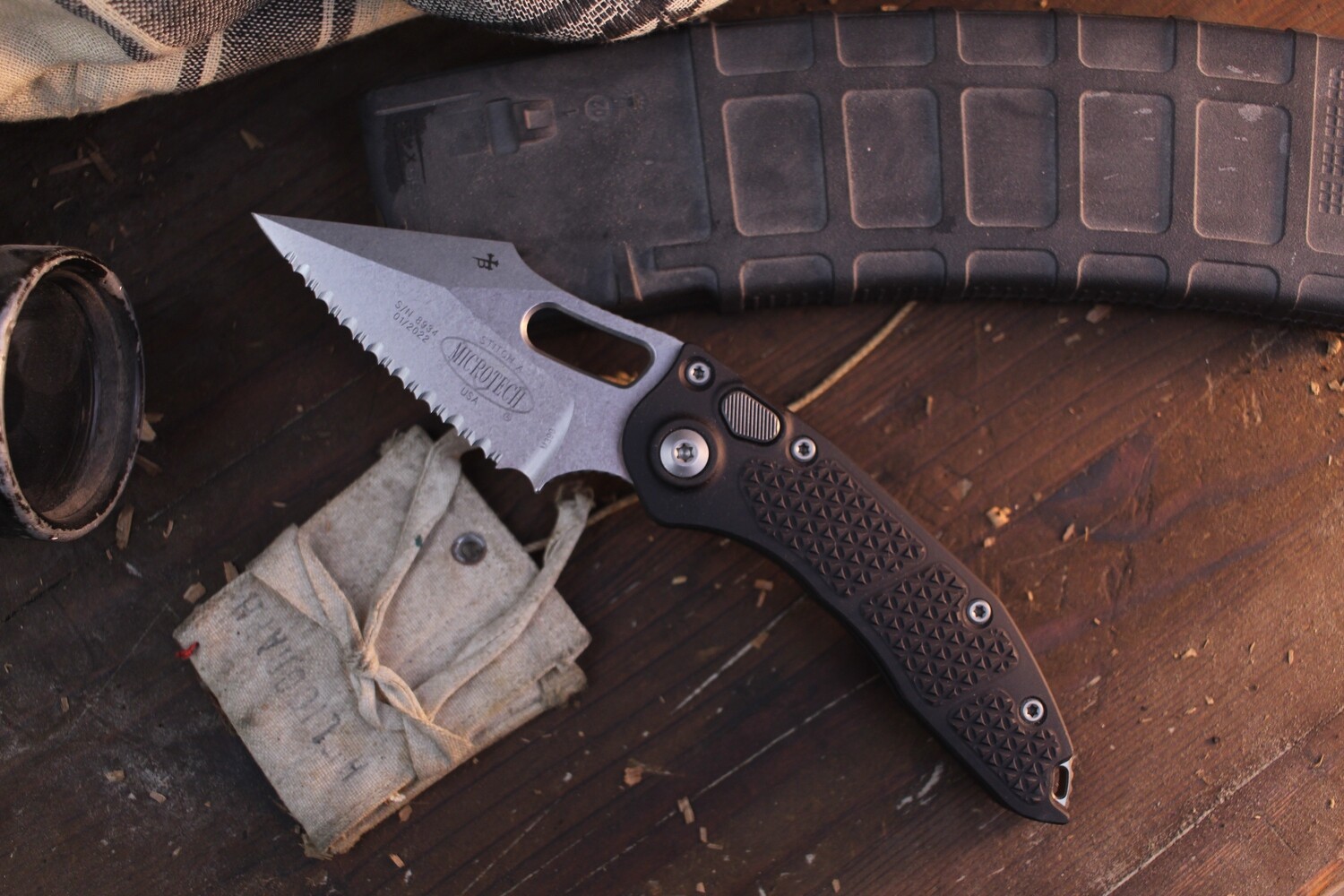 Microtech Stitch 3.75&quot; Automatic Button Lock Folder / Black Aluminum / Stonewashed Wharncliffe ( Pre Owned )