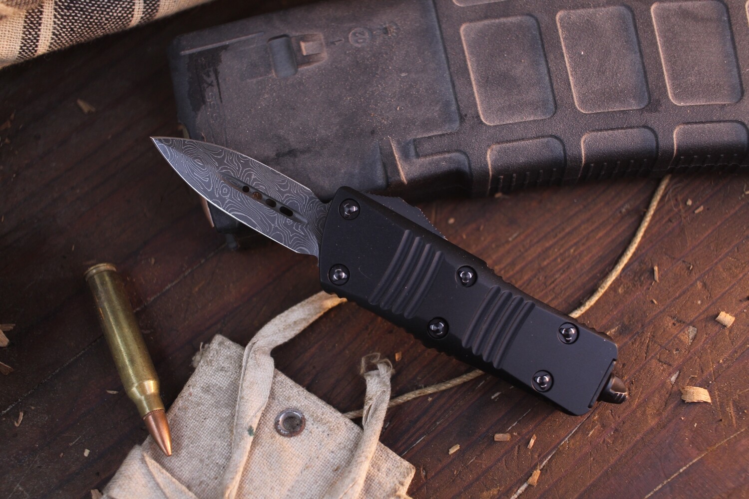 Microtech Signature Series Troodon Mini D/E 1.9&quot; OTF Auto / Black Aluminum &amp; Ringed Hardware / Damascus