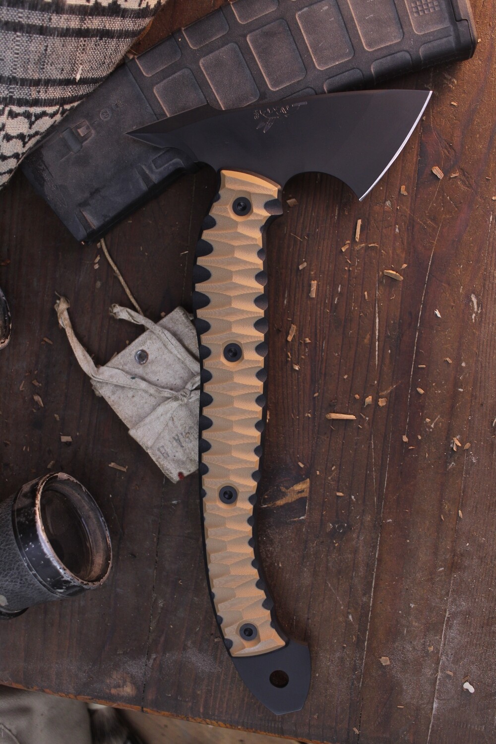 Half Face Blades Bleeding Heart Hawk / Coyote Tan &amp; Black Layered G-10 / Armor Black Cerakote S35VN