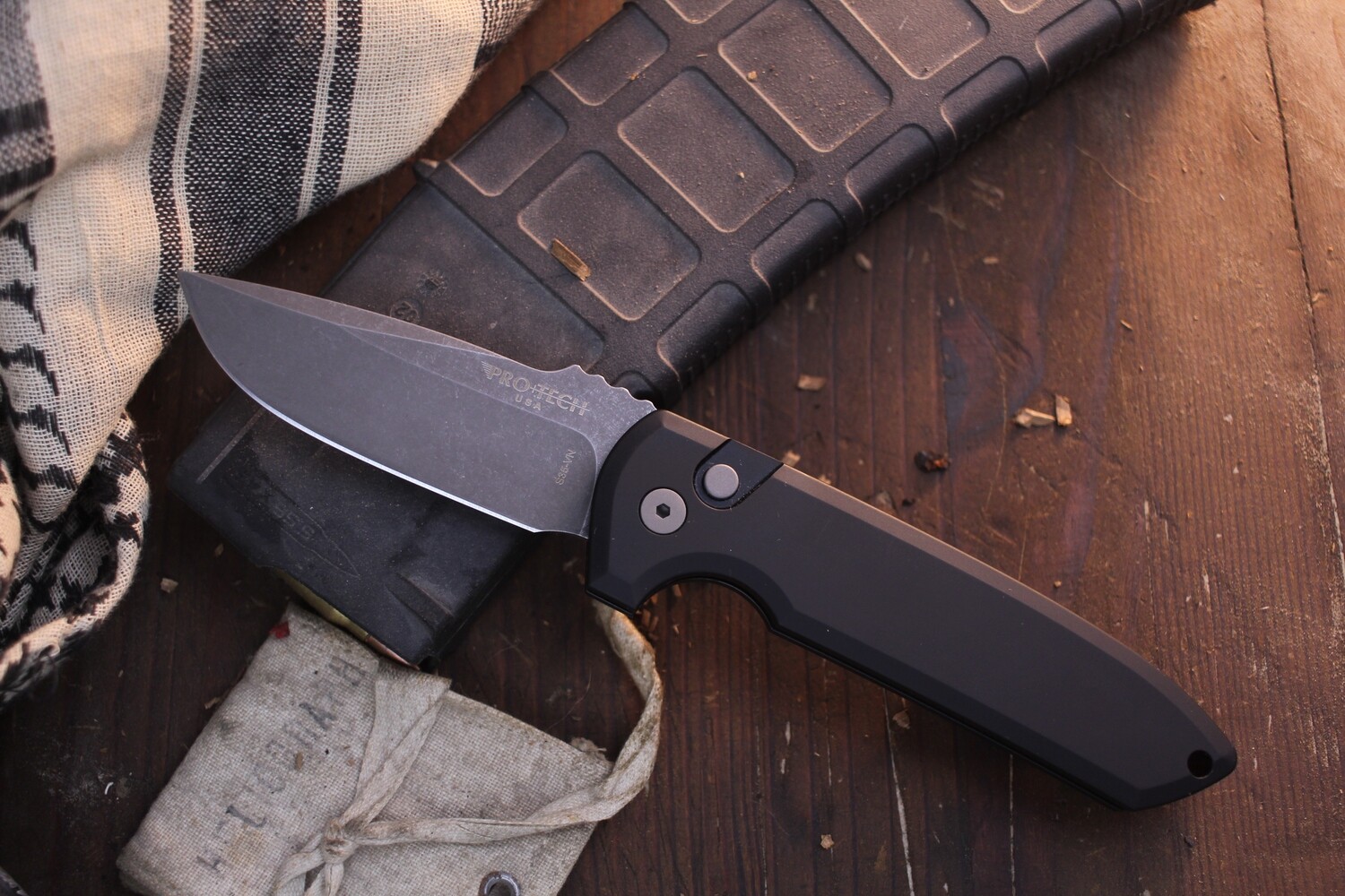 Pro-Tech Les George Rockeye 3.375&quot; AUTO Button Lock Folder / Black Aluminum / Acidwashed S35VN