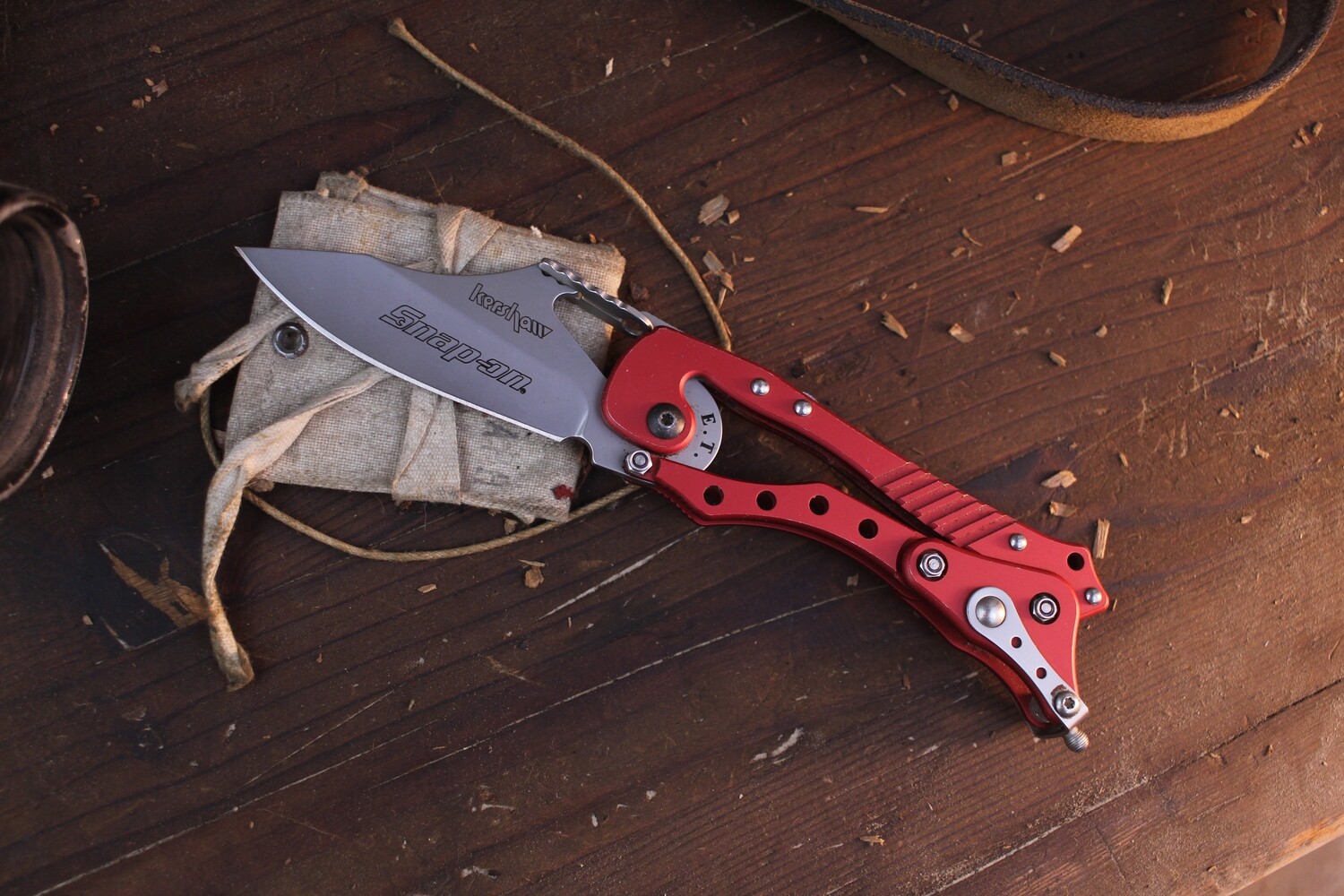 Kershaw E.T. 3.25&quot; External Toggle Knife / Red Aluminum / Bead Blasted Sandvik 13C26 / Snap-On ( Pre Owned )