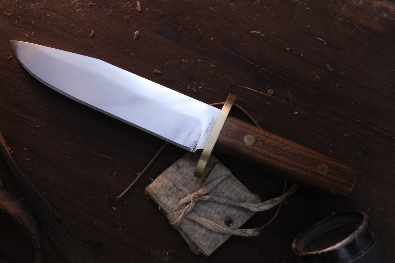 David Reed Backwoods Fighter 7.25&quot; Fixed Bowie / Walnut &amp; Brass Double Guard / Satin D2