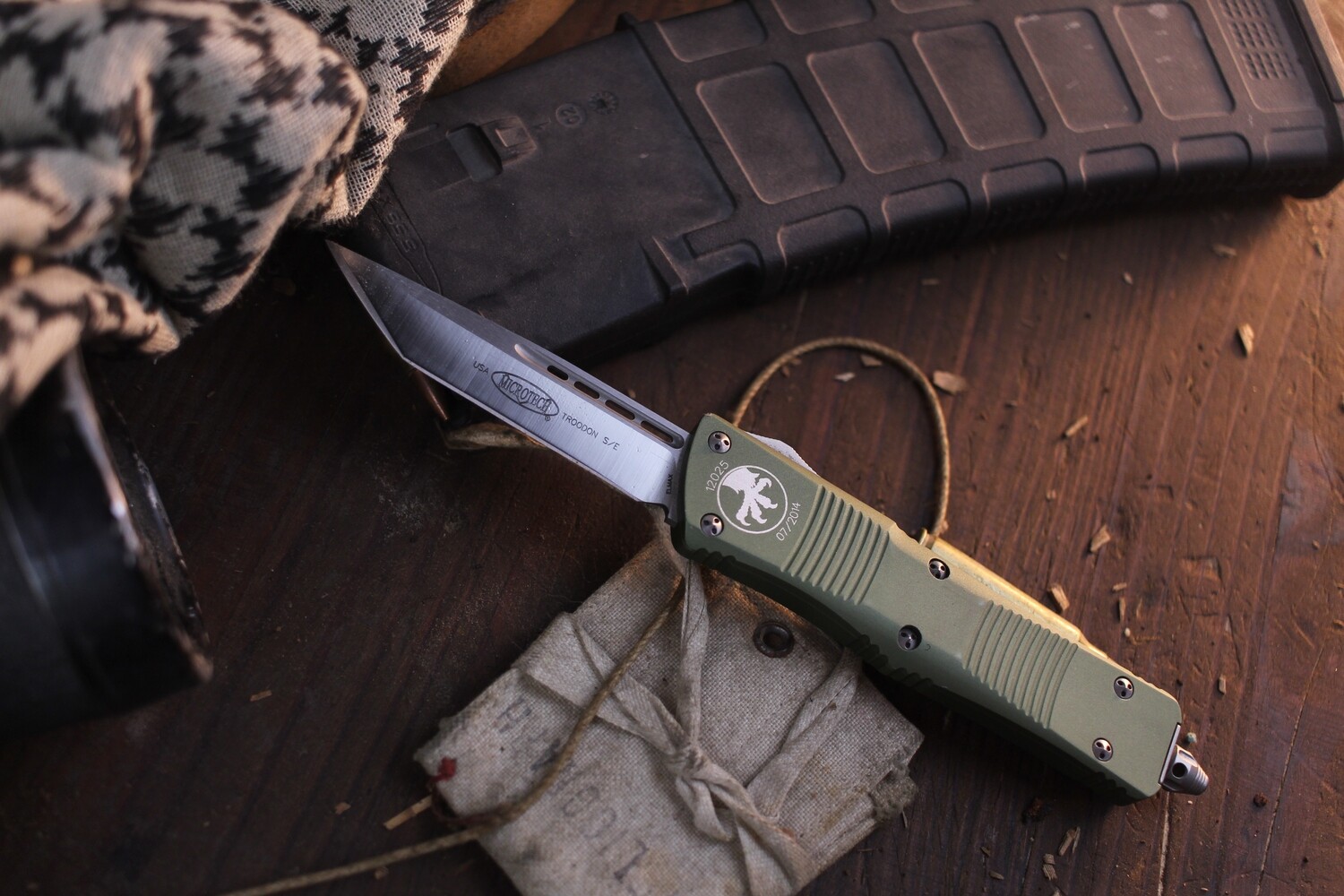 Microtech Troodon D/E 3&quot; OTF Automatic Knife / Green Aluminum / Satin / Modified Tanto ( Pre Owned )