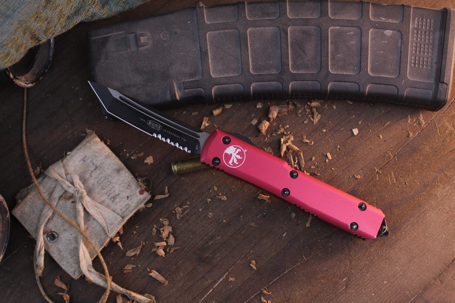 Microtech Ultratech T/E 3.4&quot; OTF Auto / Red Aluminum / Black Partially Serrated M390 ( Pre Owned )