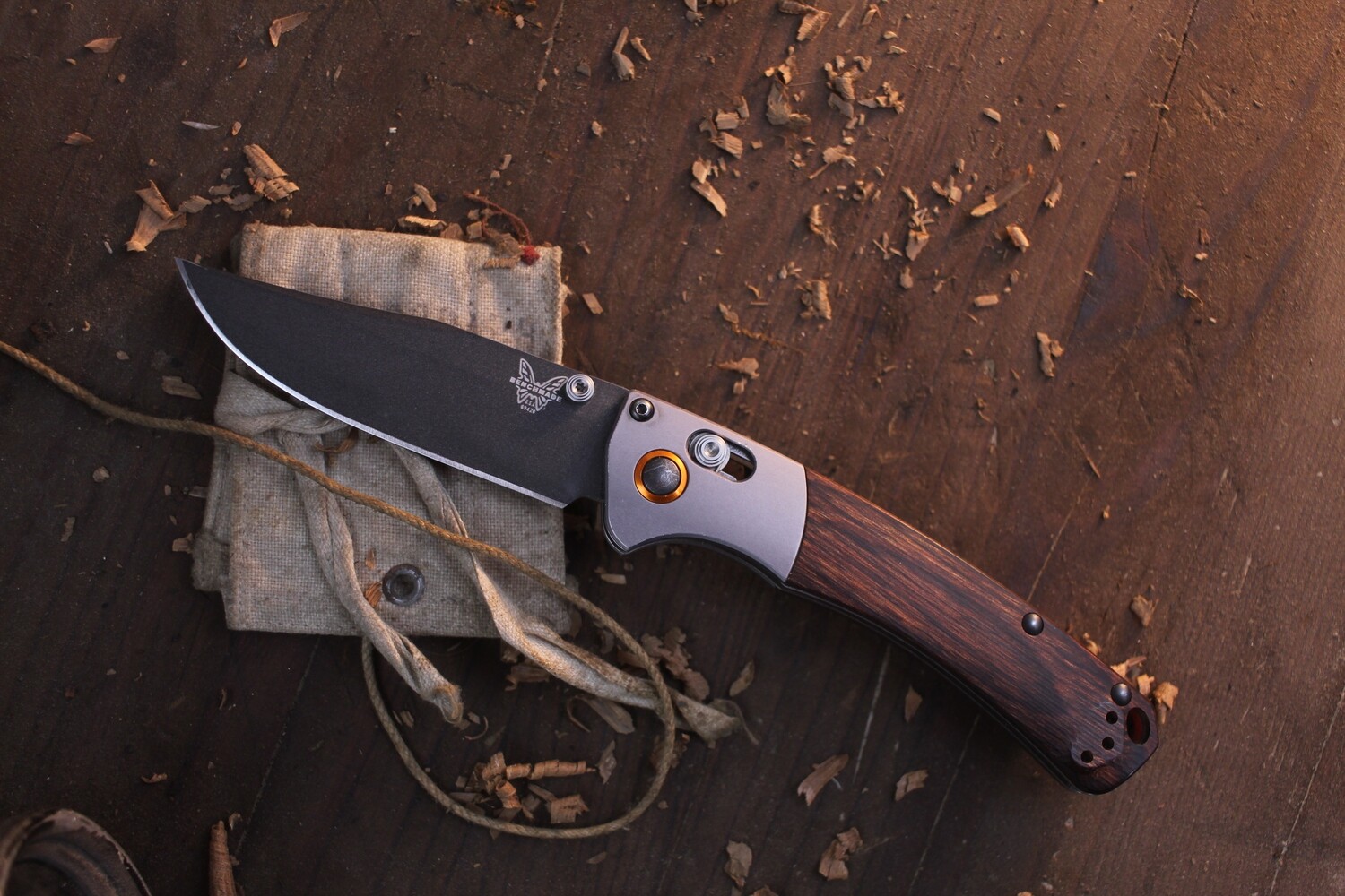Benchmade Mini Crooked River 3.4&quot; AXIS Lock Knife / Dark Wood / Cobalt Cerakote S30V ( Pre Owned )