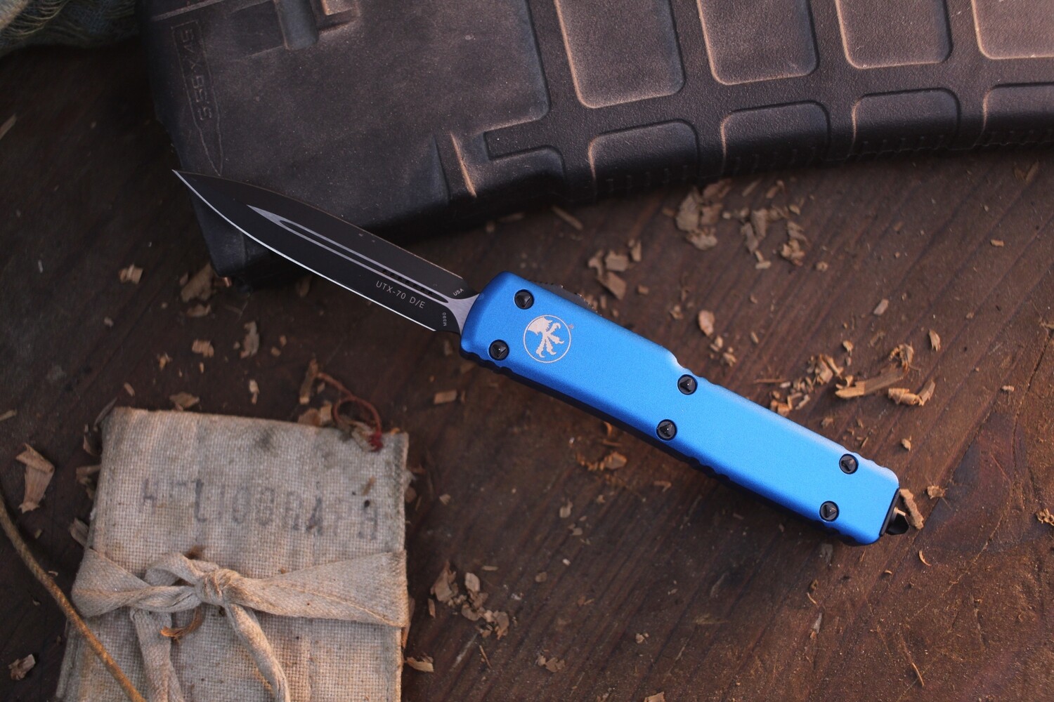 Microtech UTX-70 D/E 2.4&quot; OTF Automatic Knife, Blue / Black ( Pre Owned )