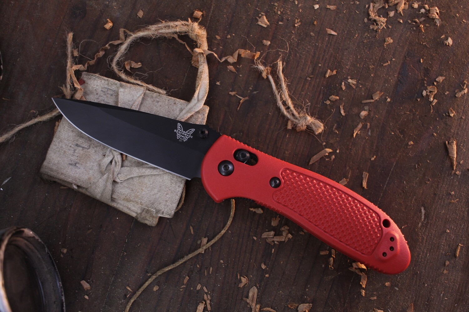 Benchmade Griptilian 3.45&quot; AXIS Lock Folder  / Red Grivory / Black 20CV ( Pre Owned )