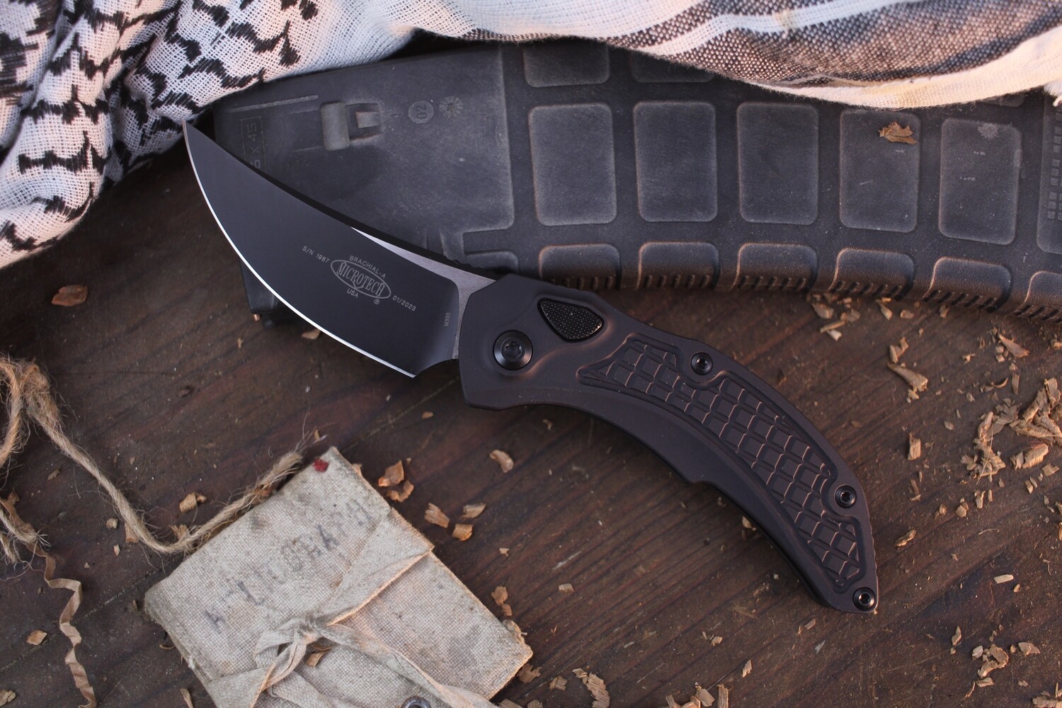 Microtech Brachial S/E 3.25&quot; Auto Button Lock Folder / Black Aluminum / Black ( Pre Owned )