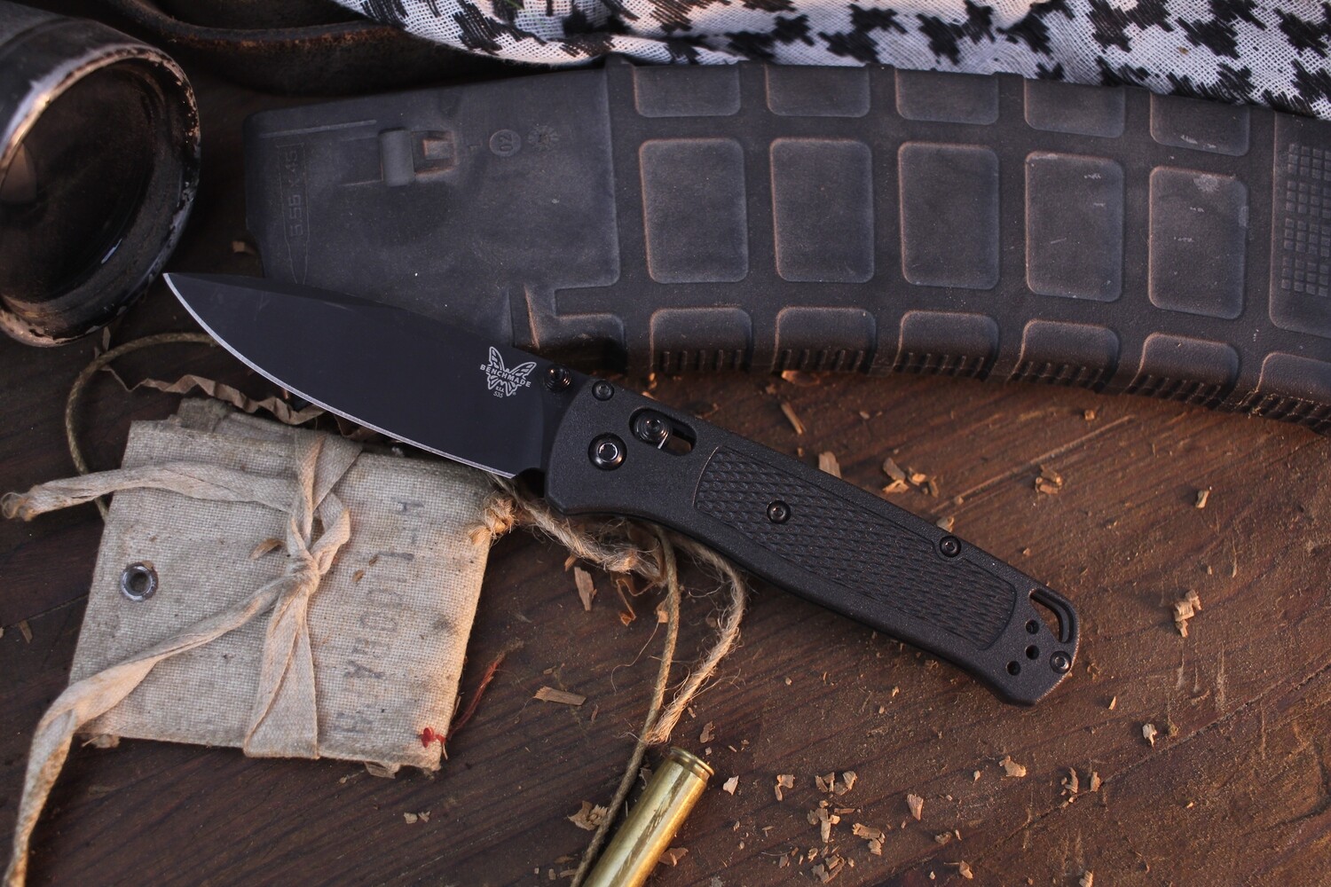 Benchmade Bugout 3.24&quot; AXIS Lock Knife / CF-Elite / Black / S30V ( Pre Owned )