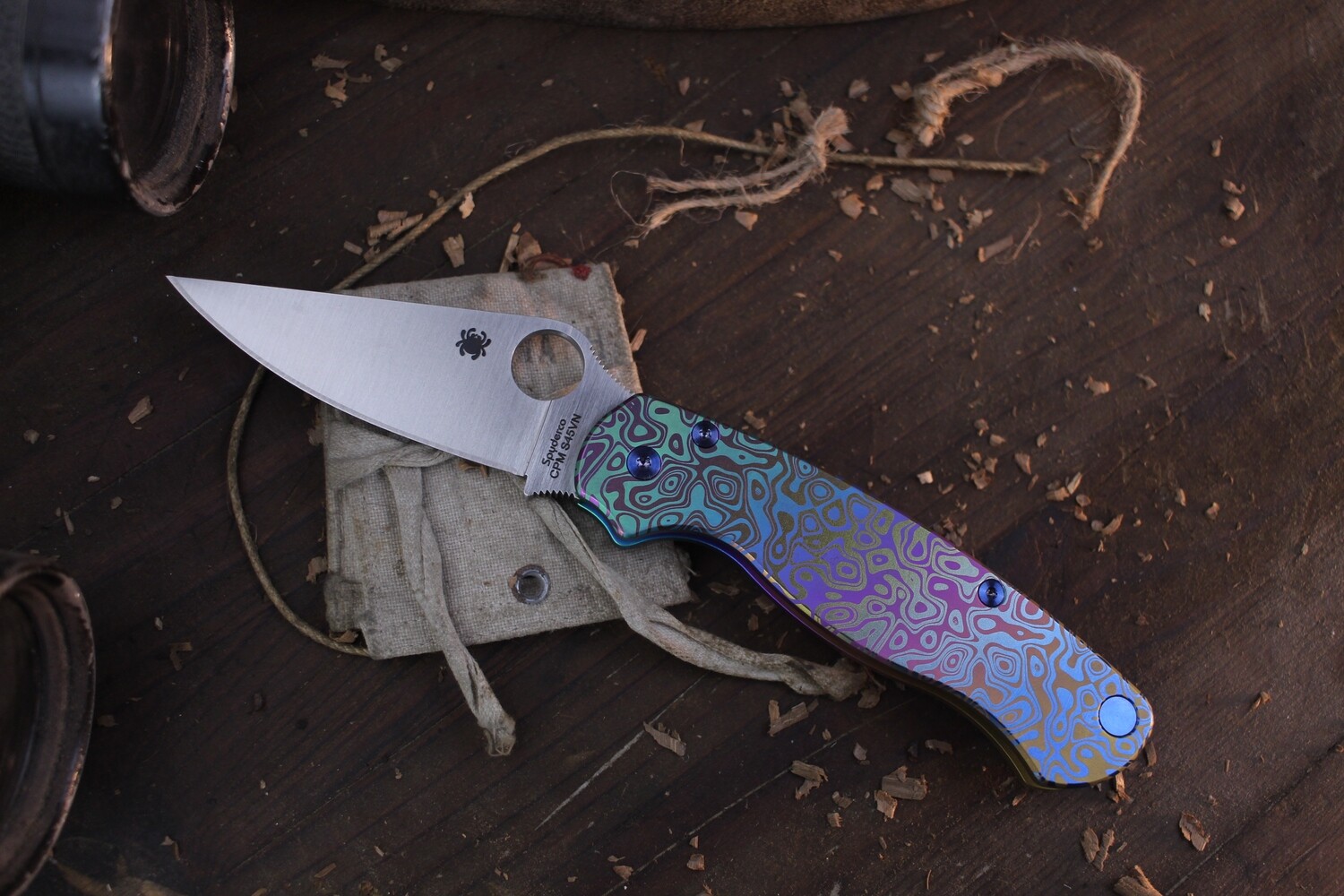 Spyderco Custom Paramilitary 2 3.44&quot; Compression Lock Knife / &quot;Flomascus&quot; Anodized Titanium / Satin S45VN ( Pre Owned )